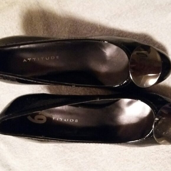 Women's Dress Shoes with Attitude - Picture 1 of 8